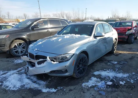 2017 BMW 330I xDrive z USA, uszkodzony, nr VIN WBA8D9C59HK677984